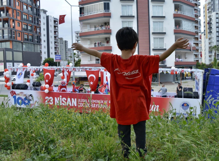 BAŞKAN ÖZYİĞİT “YENİŞEHİR ULUSAL EGEMENLİK VE ÇOCUK BAYRAMINI ÇOŞKUYLA KUTLADI”