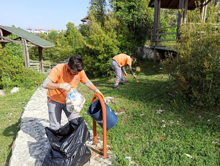 TOROSLAR’DA MESİRE ALANLARI TEMİZLENİYOR