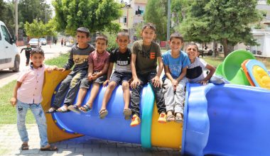BAŞKAN GÜLTAK’TAN, ÇİLEK MAHALLELİ ÇOCUKLARA SÜRPRİZ