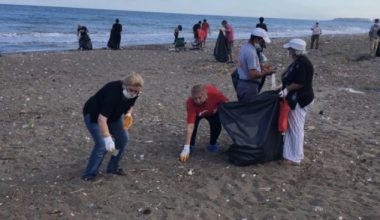 Mezitlililerden, Belediyeye Temizlik Desteği