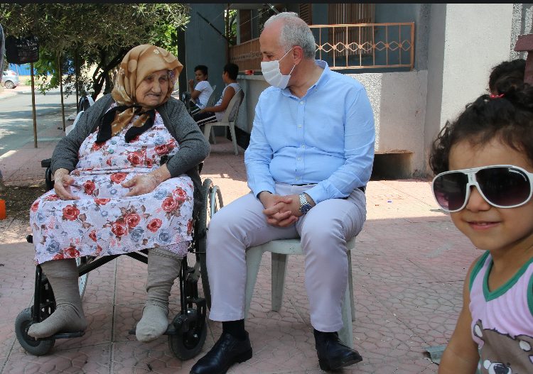 BAŞKAN GÜLTAK, KARACAİLYAS VE MÜFİDE İLHAN MAHALLELERİNİ ZİYARET ETTİ