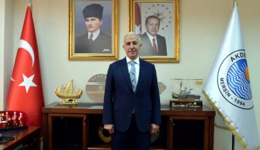 Akdeniz Belediye Başkanı Gültak:  “15 Temmuz Direnişi, Tarih Boyunca Unutulmayacak Bir Destandır”