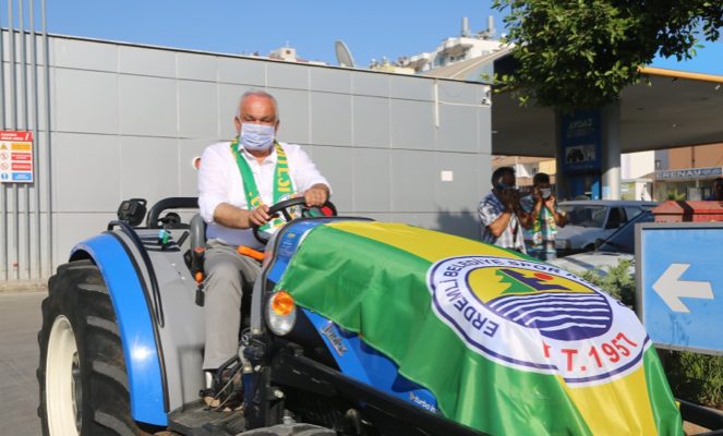 Şampiyonluğu “100 Traktörlü Konvoyla Kutladılar”