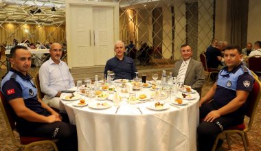 AKDENİZ BELEDİYE BAŞKANI  GÜLTAK, ZABITA MEMURLARI İLE BULUŞTU