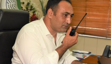 BAŞKAN YILMAZ’DAN, ZABITA PERSONELİNE TELSİZ ANONSUYLA SÜRPRİZ BAŞKAN YILMAZ’DAN, ZABITA PERSONELİNE TELSİZ ANONSUYLA SÜRPRİZ