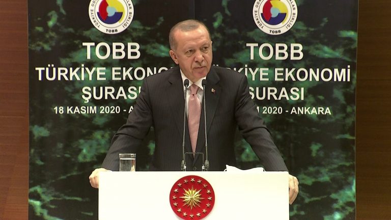 Cumhurbaşkanı Erdoğan TOBB Türkiye Ekonomi Şurası’nda konuştu. “Yüksek faize yatırımcımızı ezdirmememiz gerekiyor.”