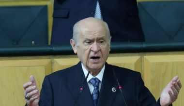 Devlet Bahçeli’den Bülent Arınç’a tepki