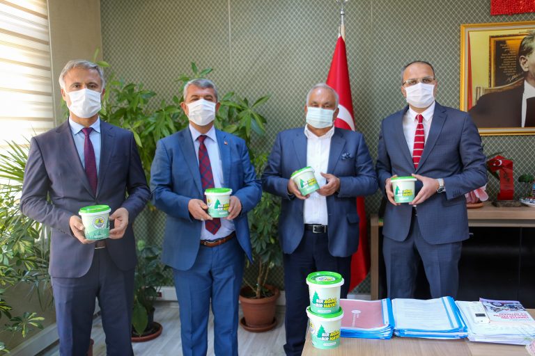 Erdemli Belediyesi, Öğretmenlerle 5 Bin Ağaç Yetiştiriyor
