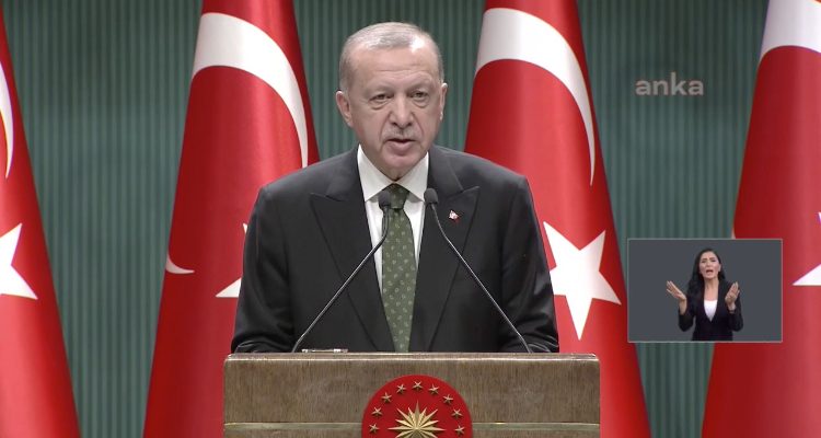 SON DAKİKA Cumhurbaşkanı Erdoğan , Okullar online olacak Cafe Restoran 10:00- ile 20:00 arası açık olacak