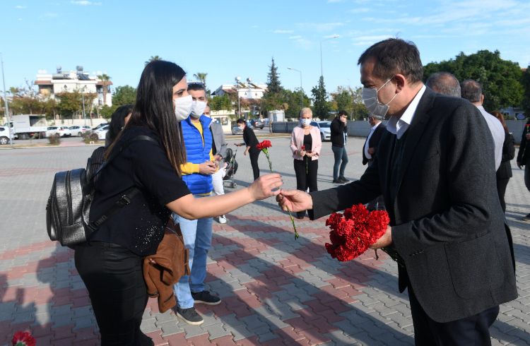 Yenişehir’deki okullarda 1000 zeytin fidanı toprakla buluştu