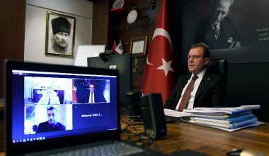 BAŞKAN SEÇER, MERSİN’DEKİ AKILLI KENT UYGULAMALARINI ANLATTI