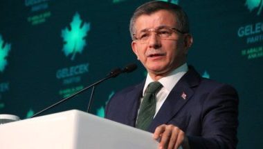 Ahmet Davutoğlu’nun corona testi pozitif çıktı