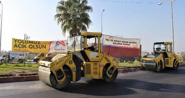 MERSİN BÜYÜKŞEHİR’İN ASFALT MESAİSİ TURGUT ÖZAL’DA DEVAM EDİYOR