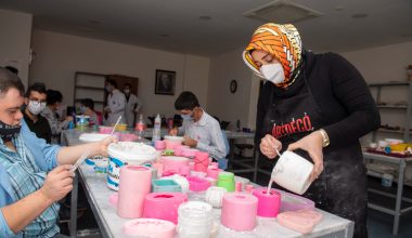 ENGELSİZ YAŞAM MERKEZİ’NDE UZMAN EĞİTİMCİLERLE ENGELLER KALDIRILIYOR