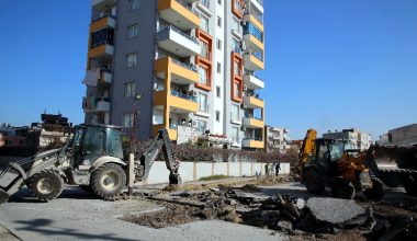 AKDENİZ BELEDİYESİ SOKAKLARI YENİLİYOR