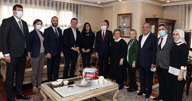 Kılıçdaroğlu, Alparslan Türkeş’in eşi Seval Türkeş’i ziyaret etti.