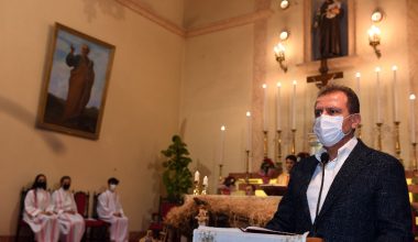 NOEL AYİNİNE KATILAN BAŞKAN SEÇER’DEN BİRLİK VE BERABERLİK MESAJI