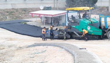 BÜYÜKŞEHİR’DEN KARADUVAR VE ŞAHUTOĞLU MAHALLESİ’NDE ÜSTYAPI ÇALIŞMASI