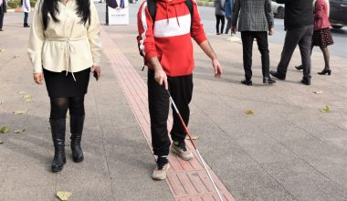 TOROSLAR BELEDİYESİ’NDEN, GÖRME ENGELLİ BİREYLERE “BEYAZ BASTON”