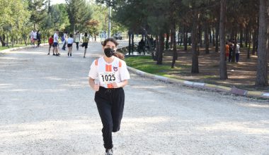 TOROSLAR’DA SPORCULAR, KURTULUŞ COŞKUSUYLA KOŞTU