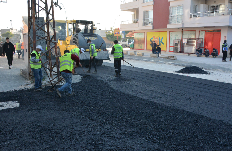 TARSUS’TA CADDELER BÜYÜKŞEHİR TARAFINDAN YENİLENİYOR