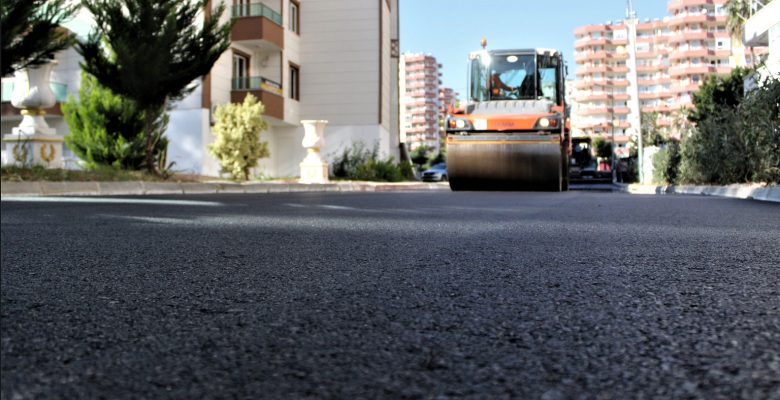 BÜYÜKŞEHİR, YOL ASFALT ÇALIŞMALARINI ARALIKSIZ SÜRDÜRÜYOR