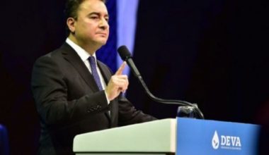 Şehitlerin hesabını vermesi gerekenler güle eğlene kongre yapıyor. Aldığınız kararların faturasını başkasına kesemezsiniz