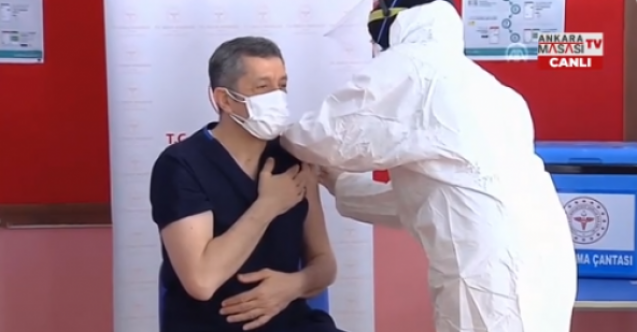 Milli Eğitim Bakanı Ziya Selçuk aşı oldu! Öğretmenlere aşı uygulaması başladı