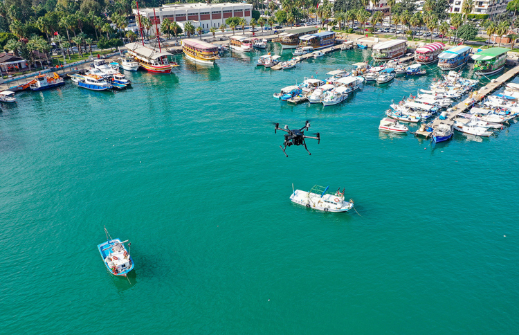 BÜYÜKŞEHİR, TEMİZ AKDENİZ İÇİN DRONE İLE DENETİM YAPIYOR