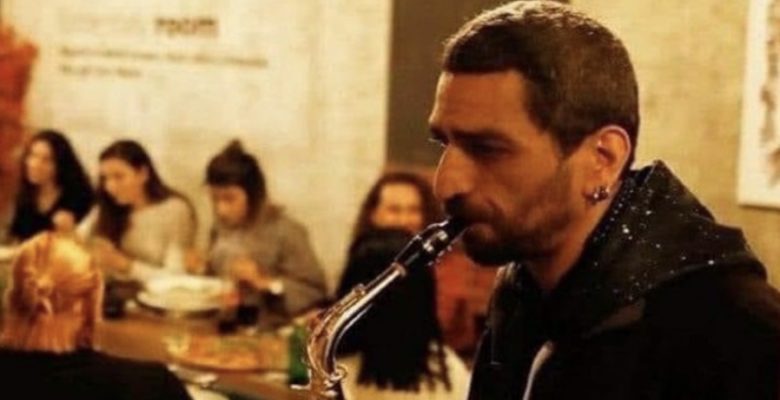 Müzisyen Ağahan Yardelen ekonomik sorunları yüzünden yaşamına son verdi