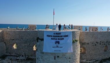 Dünya Yerinden Oynar Kadın Ritim Tutarsa