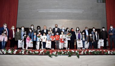 DİJİTAL ORTAMDA YAPILAN İSTİKLAL MARŞI GÜZEL OKUMA YARIŞMASI’NDA DERECEYE GİRENLERE ÖDÜLLERİ VERİLDİ