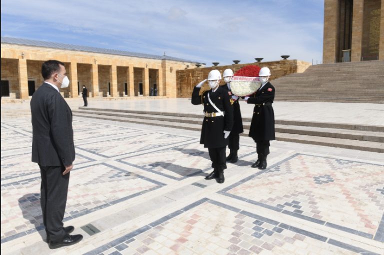 Başkan Özyiğit ve muhtarlardan Anıtkabir’e ziyaret