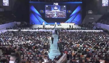 AKP KONGRESİNDE MERSİN ŞOKU!!! Erdoğan kürsüye çıktı, 81 ili tek tek selamladı Teşkilatı Görünmeyen TeK İL MERSİN