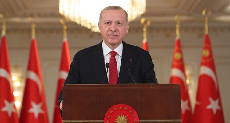 Erdoğan: En zor şartlarda bile düşmanlarını mağlup eden Türk milleti, birliğini muhafaza için aynı idrakle gerekirse canını feda etmeye hazırdır