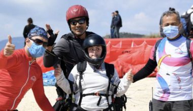 Down Sendromlu Çocuklar, Yamaç Paraşütü İle Göklere Mutluluk Saçtı