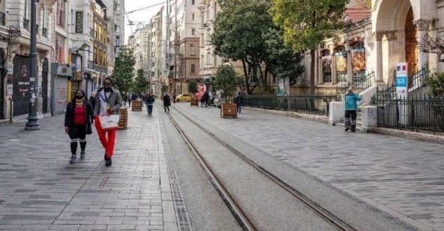 Tam kapanma sonrası kademeli açılma planı: İlk aşamada okullar, ikinci aşamada küçük esnafın açılışı var. Kafe ve restoranların ise üçüncü aşamada açılması gündemde