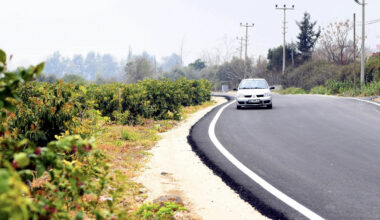 BÜYÜKŞEHİR, ELVANLI’DAKİ ÜRETİCİ VE İŞLETMECİLERE ‘KAZANÇ YOLU’ AÇTI