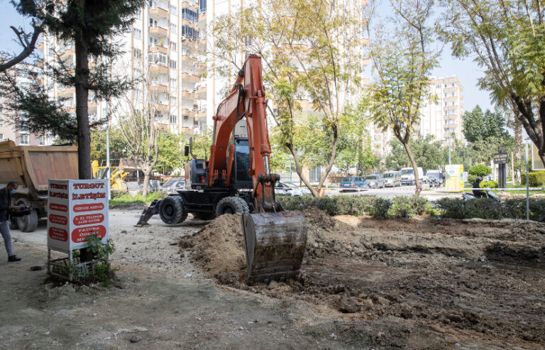 BÜYÜKŞEHİR’İN YOL YENİLEME ÇALIŞMALARI TÜM HIZIYLA SÜRÜYOR