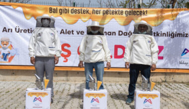 MERSİN BÜYÜKŞEHİR’DEN 708 ARI YETİŞTİRİCİSİNE ‘BAL’ GİBİ DESTEK