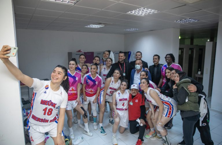 BÜYÜKŞEHİR KADIN BASKETBOL EKİBİ PLAY-OFF’A BİR ADIM DAHA YAKLAŞTI
