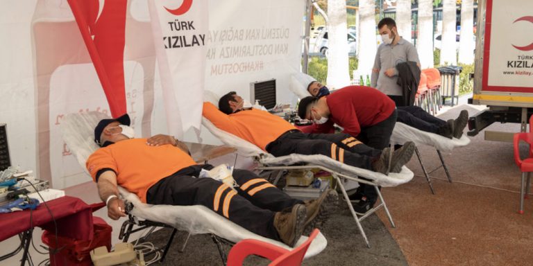 MERSİN BÜYÜKŞEHİR’İN ANLAMLI BAĞIŞ ETKİNLİĞİ SONA ERDİ