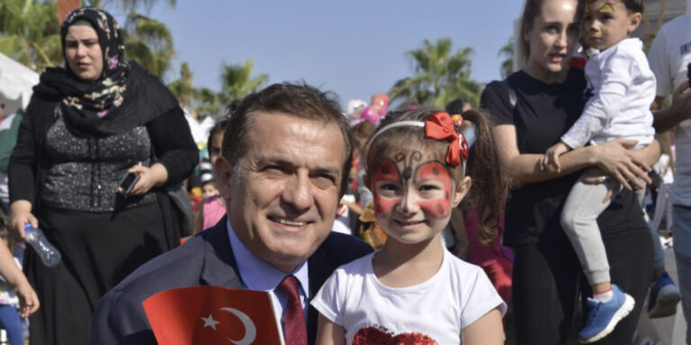 BAŞKAN ÖZYİĞİT, 23 NİSAN’I KUTLADI