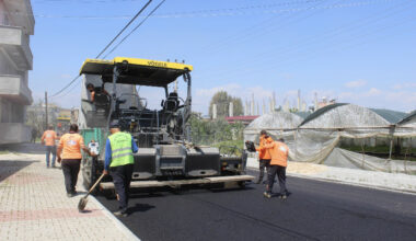 KAZANLI MAHALLESİ’NDE 3 CADDEDE ASFALT ÇALIŞMASI