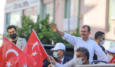 BÜYÜKŞEHİR’İN 19 MAYIS COŞKUSU MERSİN’İN CADDELERİNİ KUŞATTI
