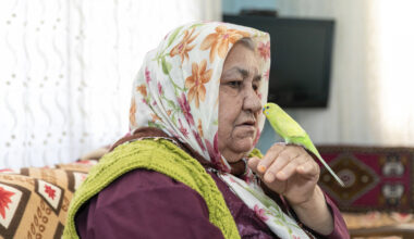 MERSİN BÜYÜKŞEHİR, PEMBE TEYZE VE İBRAHİM AMCA’YA AİLE OLDU