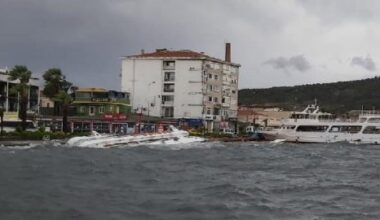 Ayvalık’ı fırtına vurdu: 20 tekne battı