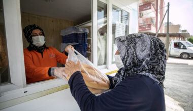MER-EK HALK EKMEK BÜFELERİ HAYIRSEVERLERİN ADRESİ OLDU