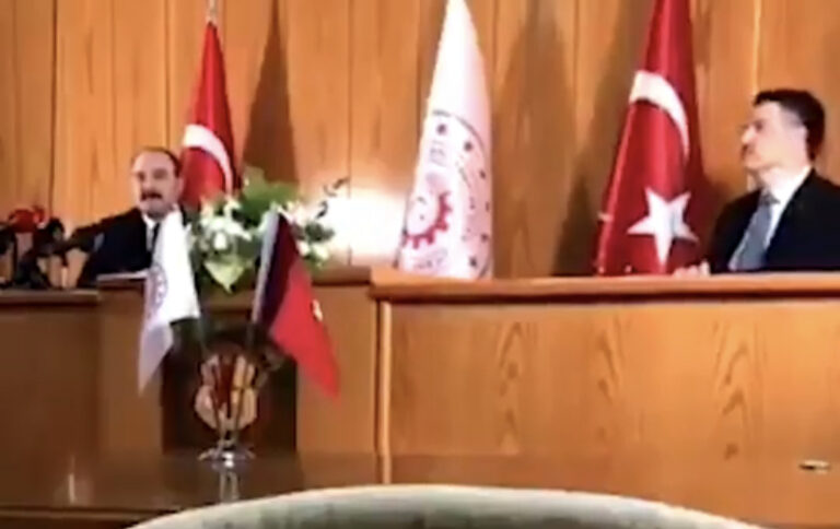 AA muhabiri Bakanlara sordu, salon buz kesti: “AKP ismi şaibeli Süleyman Soylu’dan daha mı küçük”