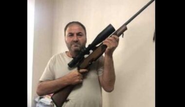 Din öğretmeninden silahlı paylaşım: “Emrindeyiz Aga. 600 metreden nokta atışı”